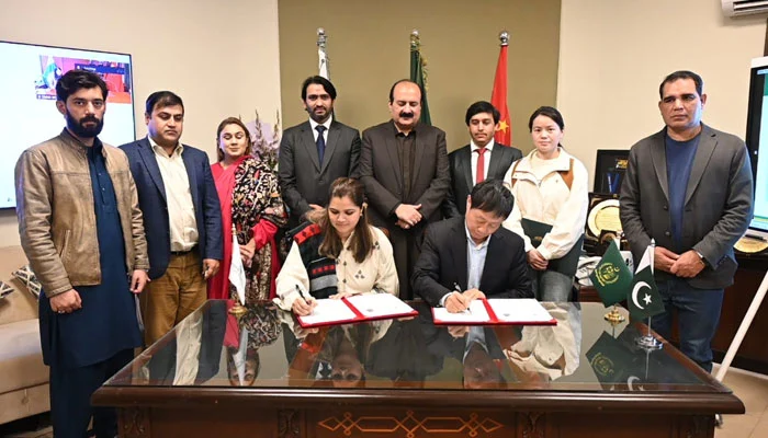 Pakistan, China Sign LoI to Train 50,000 Youth Under Expanded TVET Cooperation