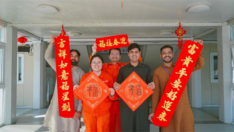 Chinese, Pakistani employees at CPEC projects celebrate Spring Festival